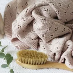 Cotton & Sweets Brosse à Cheveux Bébé Anti Croûtes De Lait -Bain et soin boutique brosse a cheveux bebe anti croutes de lait 3