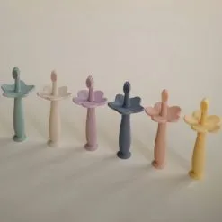 Mushie Brosse à Dent D'apprentissage Fleur Daffodil -Bain et soin boutique brosse a dent d apprentissage fleur daffodil 5