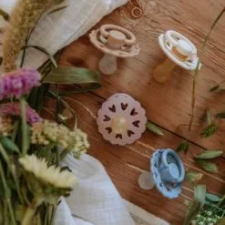 FRIGG Lot De 2 Sucettes En Latex Fairytale Duckling/Emperor (0-6 Mois) -Bain et soin boutique lot de 2 sucettes en latex fairytale duckling emperor 0 6 mois 12