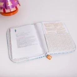 L'oiseau Bateau Protège Carnet De Santé Chat Botté (personnalisable) -Bain et soin boutique protege carnet de sante chat botte personnalisable 3