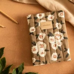 Nobodinoz Protège Carnet De Santé En Coton Bio Hyde Park Camellia -Bain et soin boutique protege carnet de sante en coton bio hyde park camellia 2