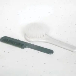 LUMA Babycare Set De Coiffure Peigne Et Brosse Vert Sauge -Bain et soin boutique set de coiffure peigne et brosse vert sauge 3